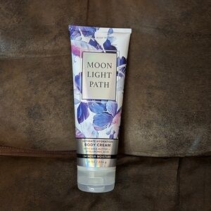 NEW Bath & Body Works Moon Light Path Body Cream - Blue and Purple Floral
